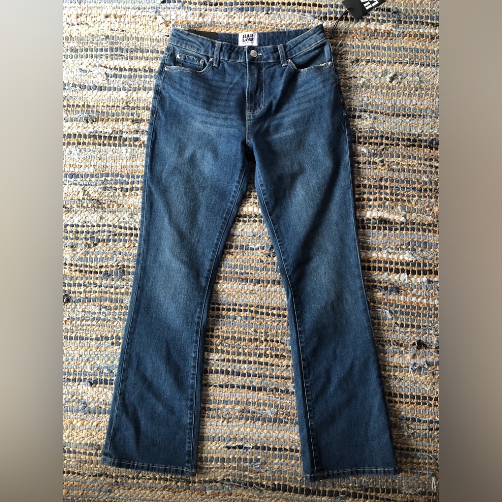 Harlow Women’s Denim Blue Jeans
BNWT
Size 28